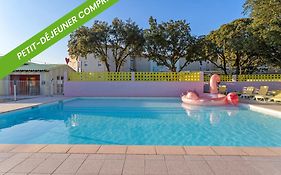 Ibis Styles Pont Du Gard Route D'Avignon